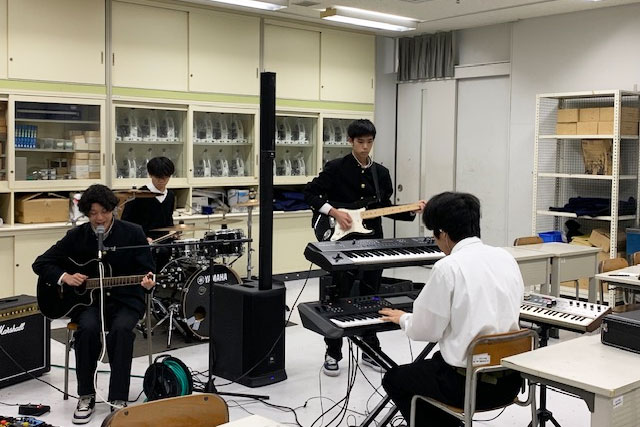 軽音楽部